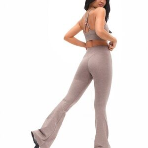 BUFFBUNNY FLARE LEGGINGS